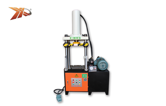 XD-Y32-25T下壓式四柱液壓設(shè)備